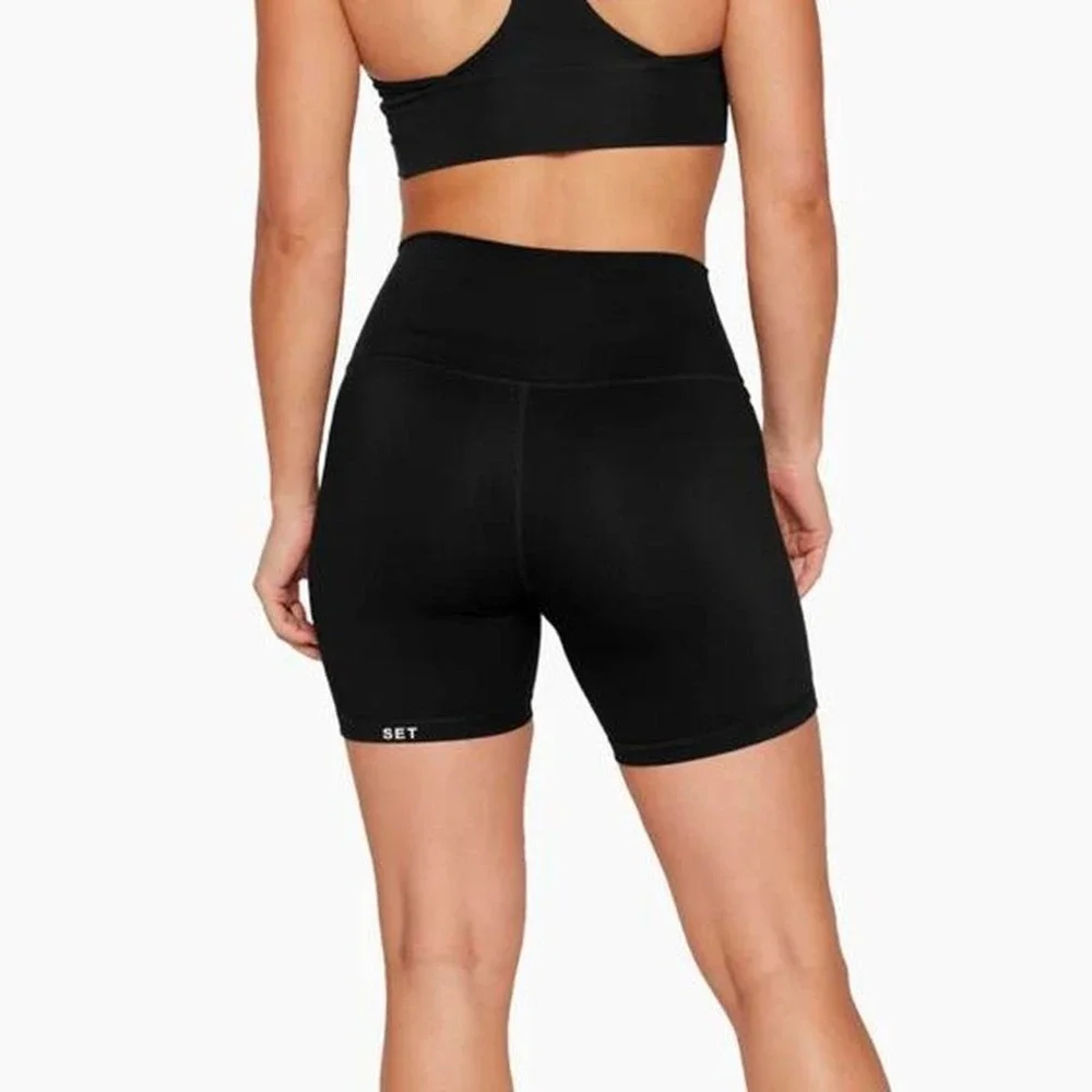 Sette Ponti shorts some leg