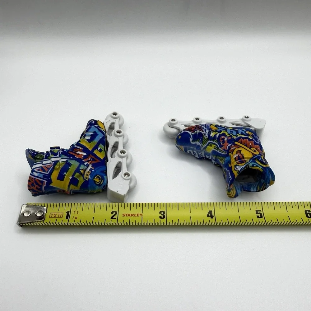 1‎ Pair Mini Finger Shoes Cool Mini Skate Shoes Mini Finger Roller Skates