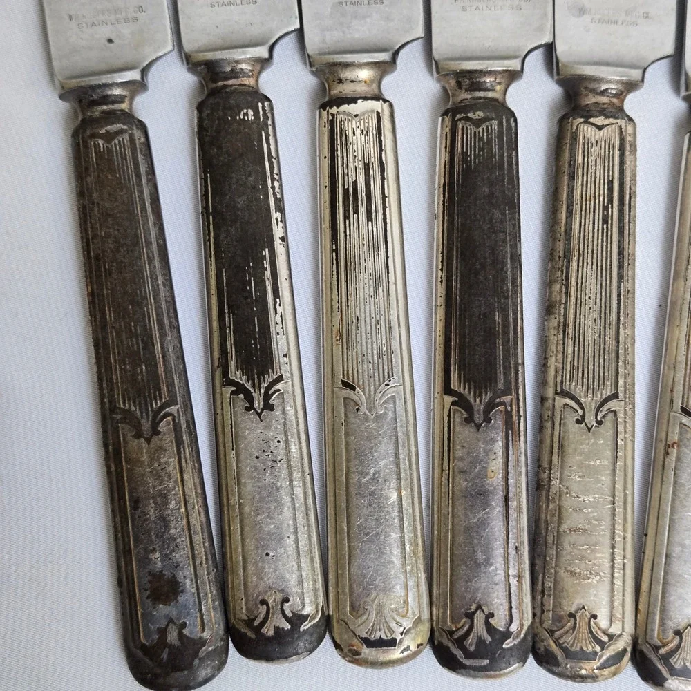 WM‎ Rogers MFG Co Stainless Butter Knives, Set of 9, Vintage 9.5