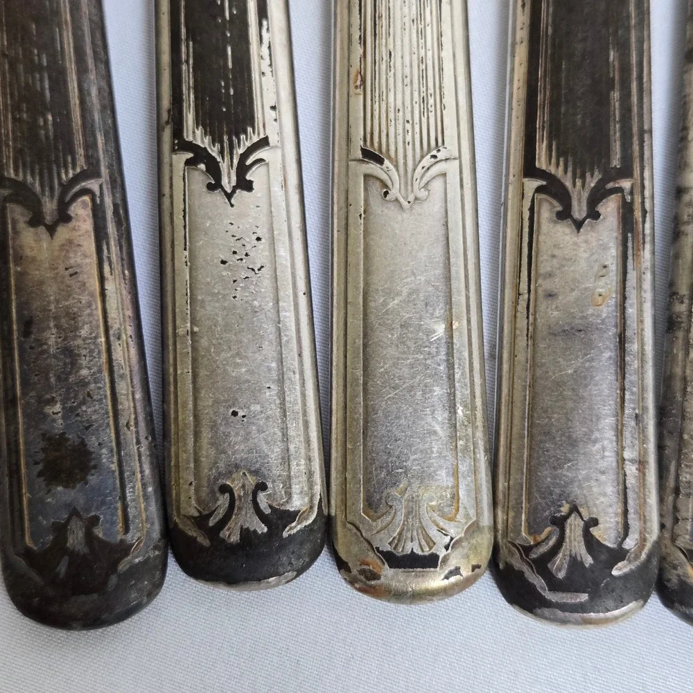 WM‎ Rogers MFG Co Stainless Butter Knives, Set of 9, Vintage 9.5