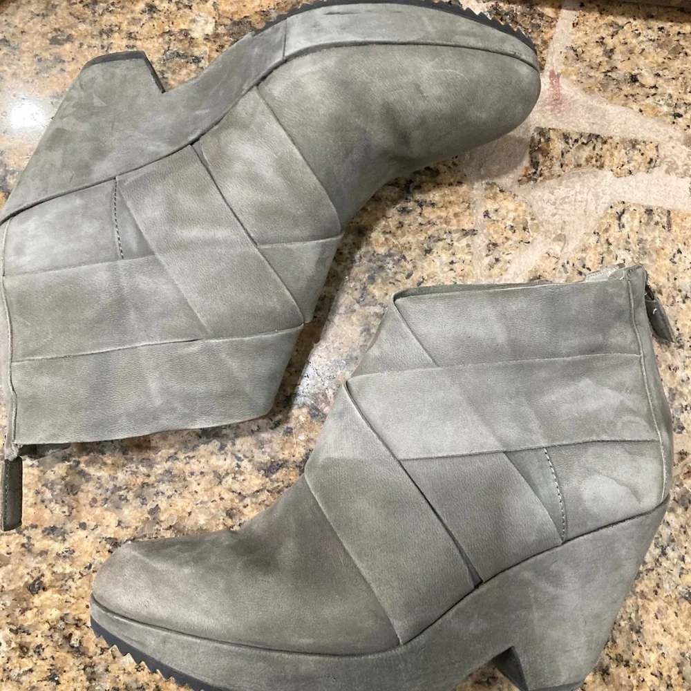 Eileen‎ Fisher boot grey suede size 7.5