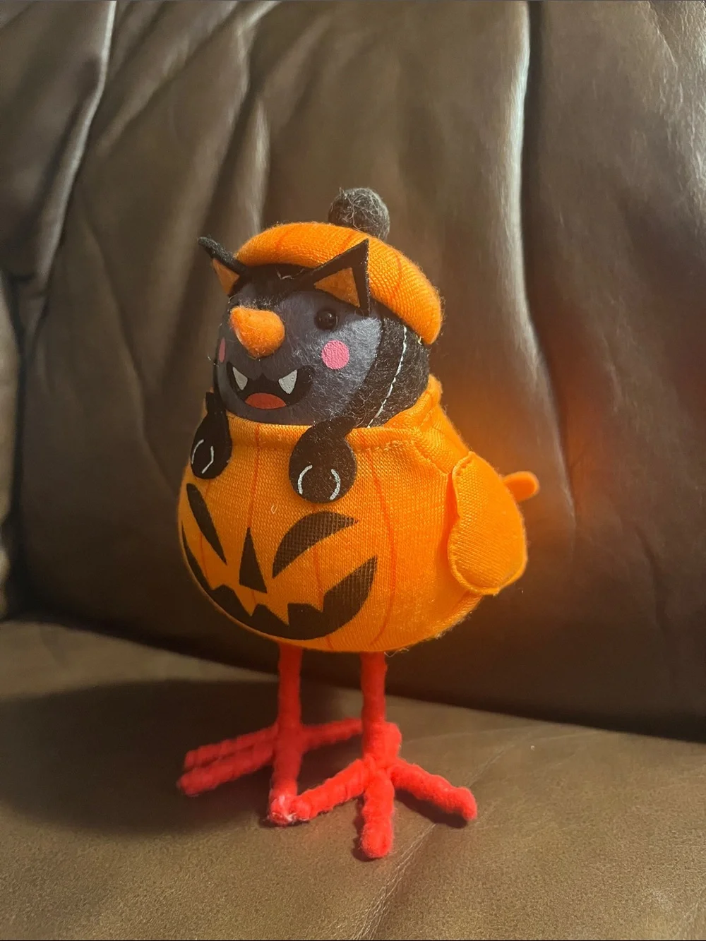 “Pawson” is a 2024 limited edition Halloween felt bird from Hyde and Eek!