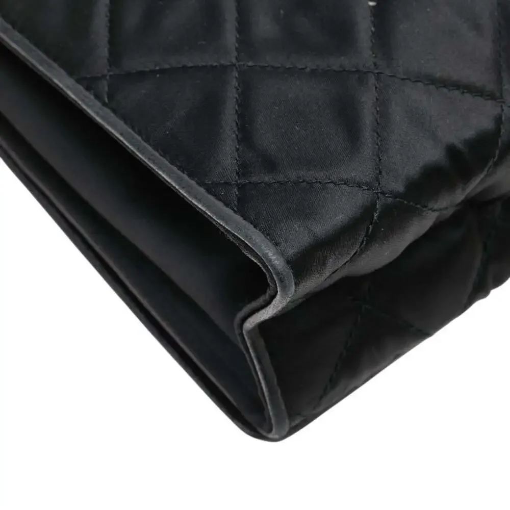 CHANEL Black Leather Shoulder Bag