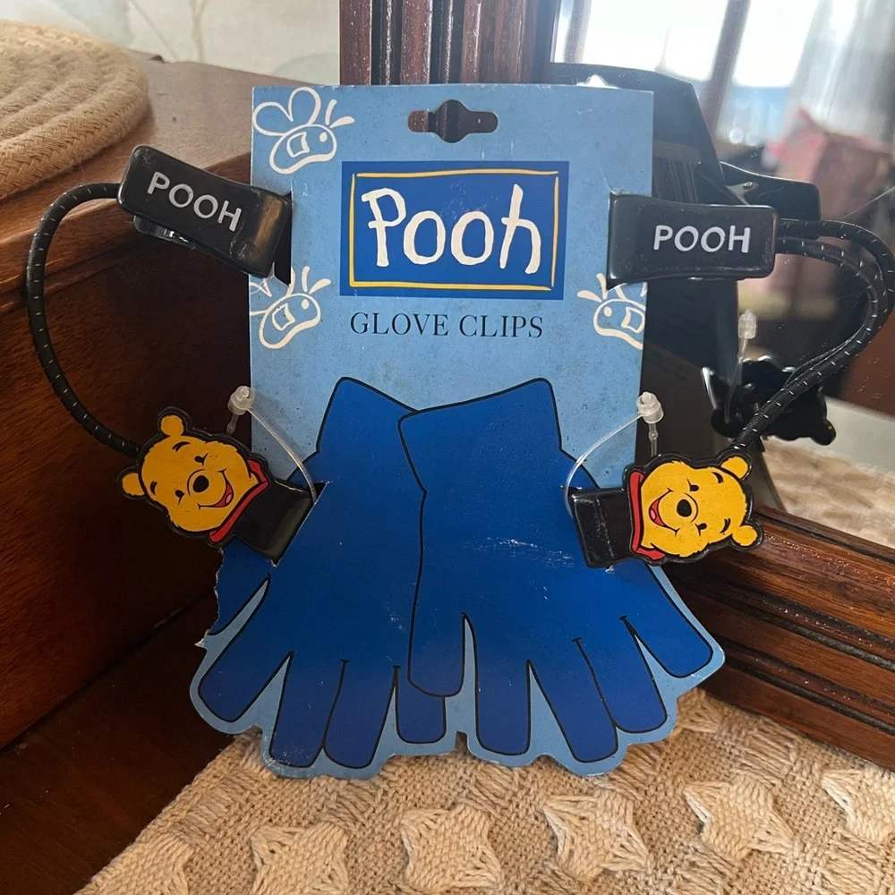 DISNEY Vintage *NEW‎ OLD STOCK* Winnie the Pooh Glove Clips for Kids Yellow Red