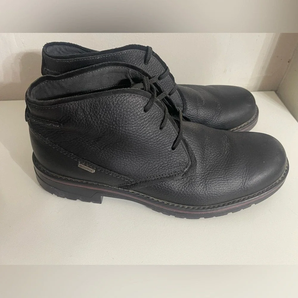 Clarks classic black