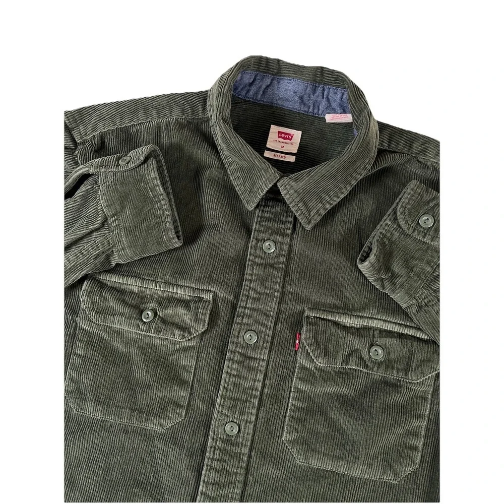 Levis Green Corduroy Relaxed Fit Long Sleeve Button Up Shirt Men's Med Pockets