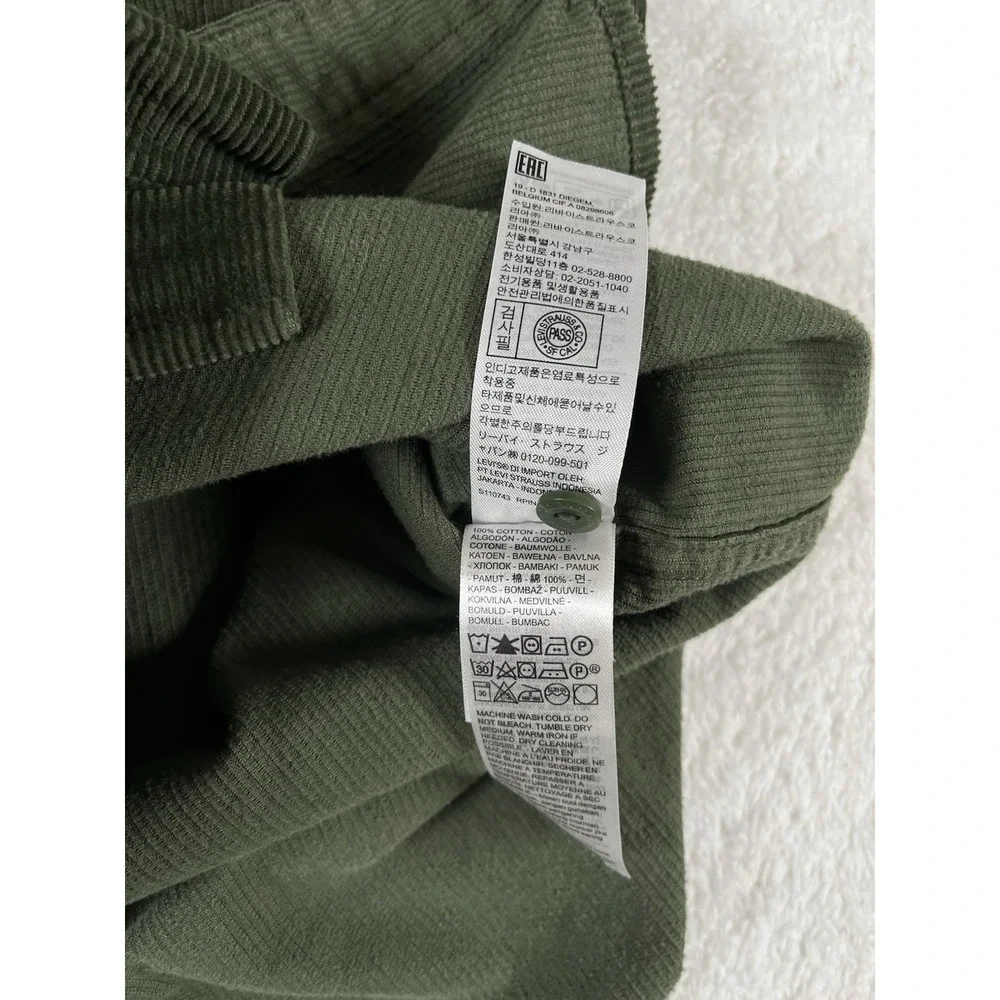 Levis levis green