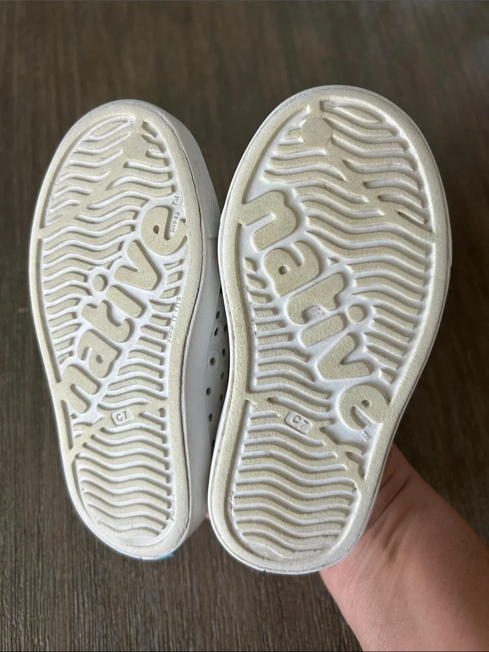 Native Jefferson Kids Water Shoe Slip-On White, Size C7.