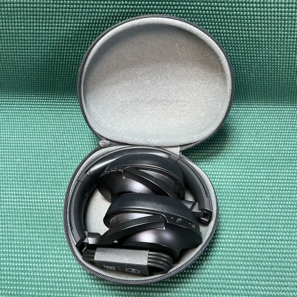 Sony MDR-100ABN Wireless Noise Canceling Headphones w Case Charger
