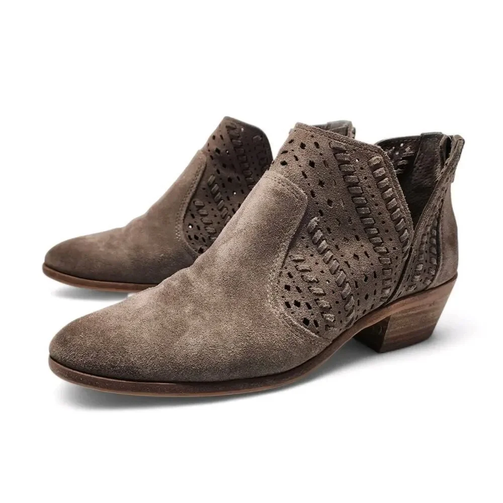 Vince Camuto welcome trendy
