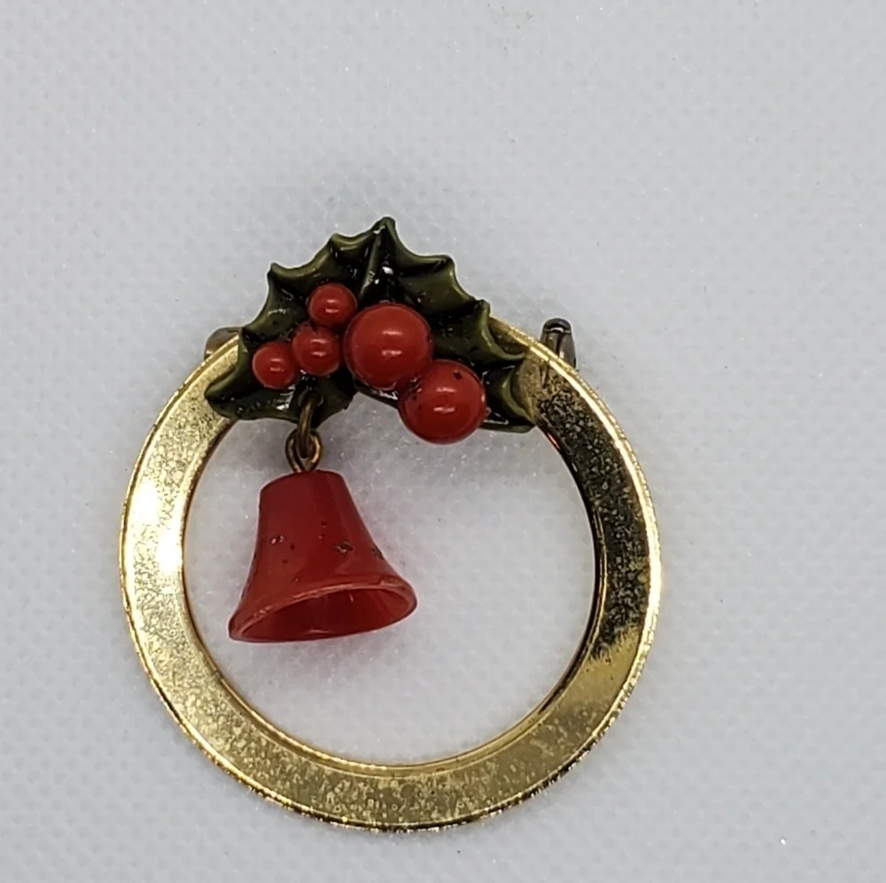 HOLIDAY PIN BROOCH