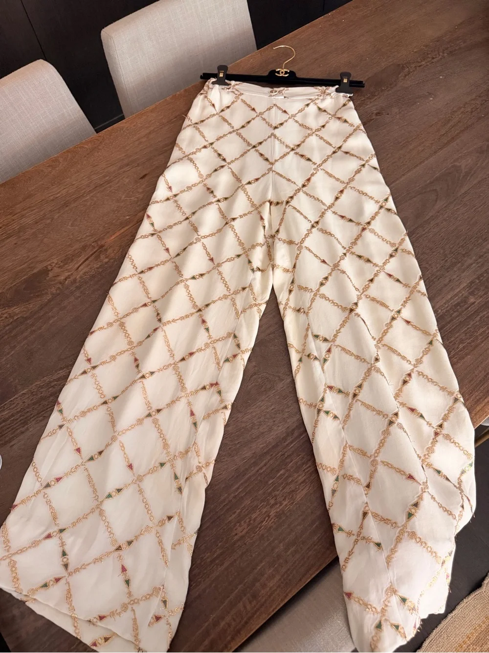 RARE CHANEL RUNWAY 2023/2022A CRUISE 100% SILK & REAL GOLD Sz 38 LIKE NEW PANT