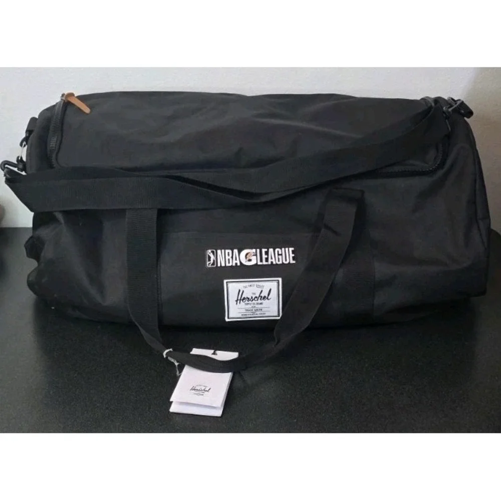 Herschel SUTTON Black Large Weekender Travel Duffel Bag NBA Gatorade Issued Game