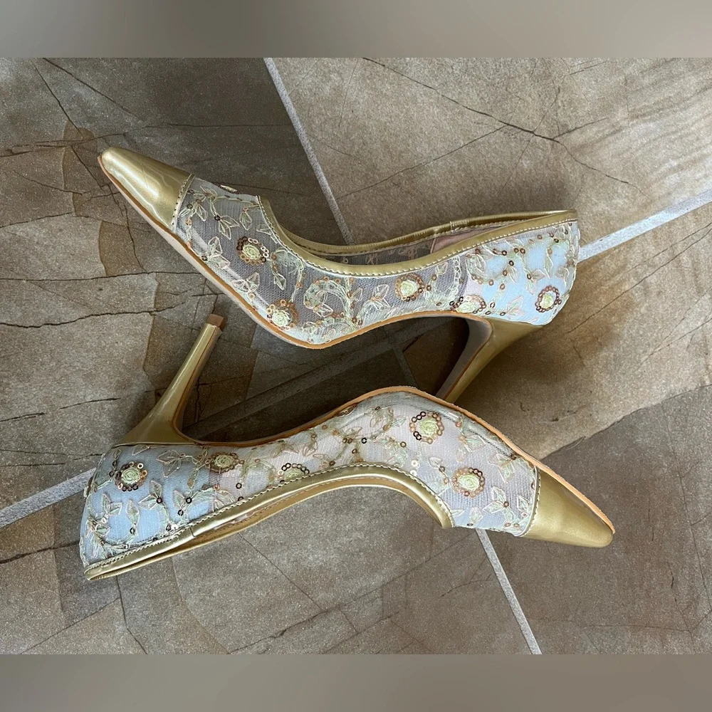 NWT Beautiful heels. Size 38 US 7.5
