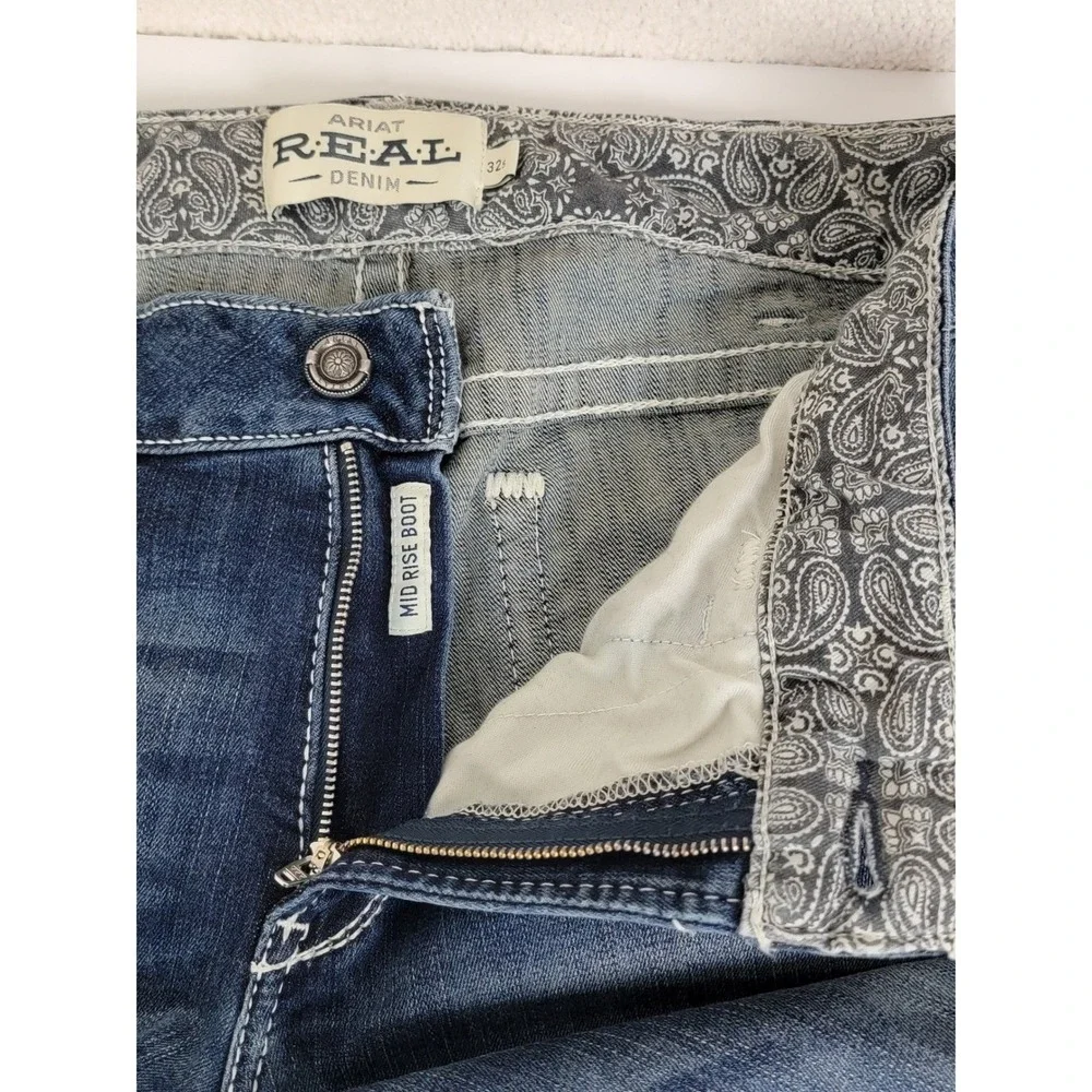Ariat flattering leg