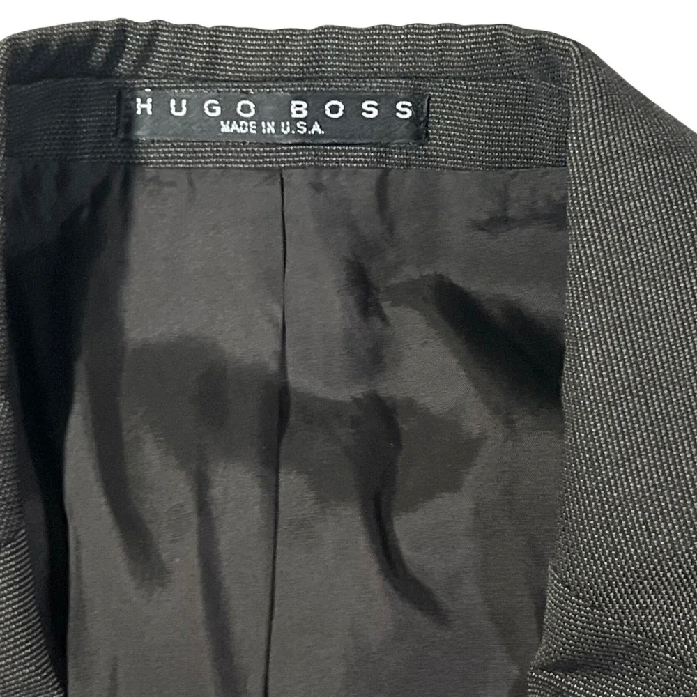 Hugo Boss pinpoint button like