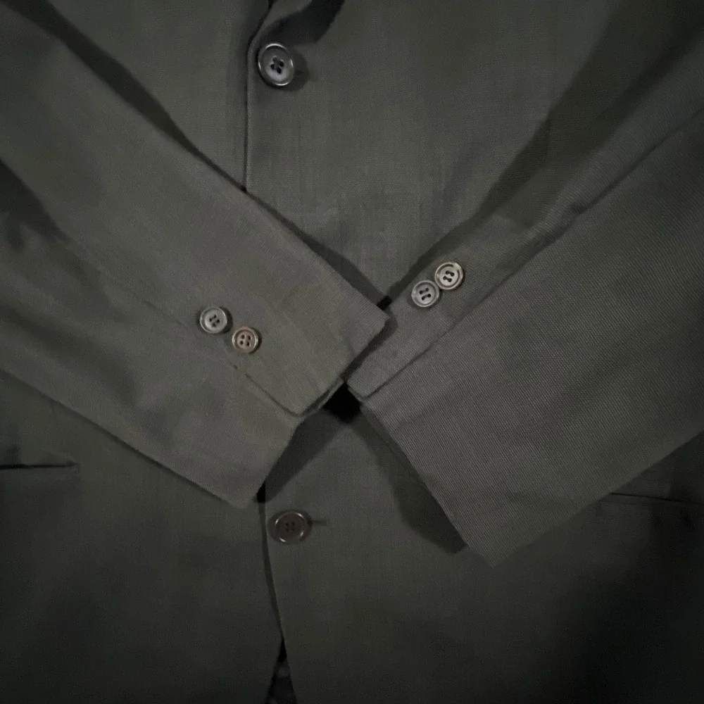 Hugo Boss color timeless pockets