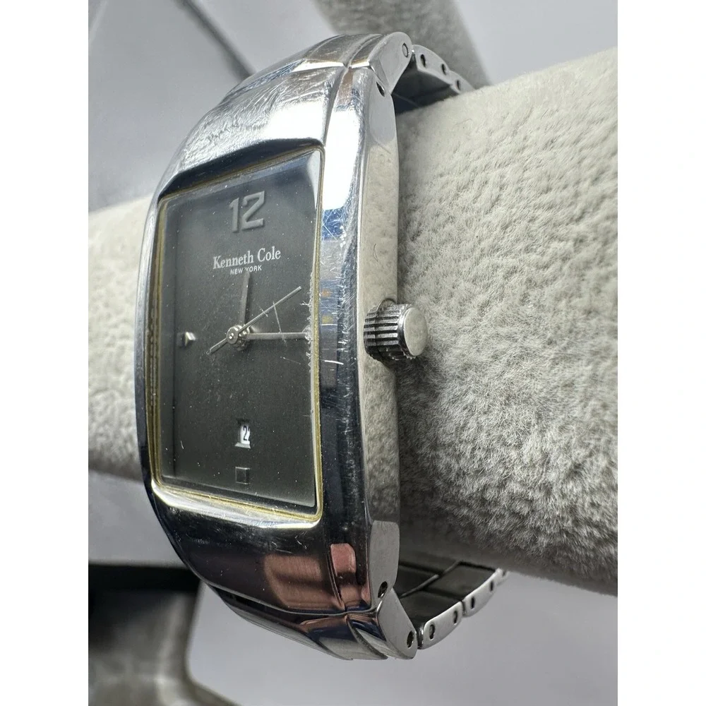 Kenneth Cole new has it