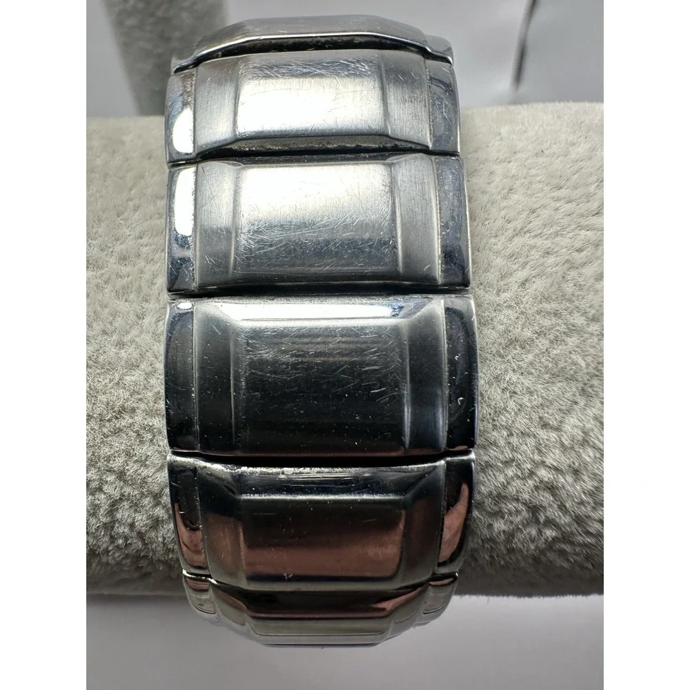 Kenneth Cole new wear battery