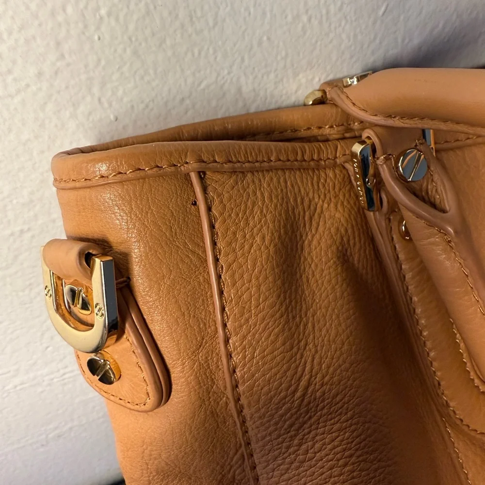 Tory Burch Amanda Pebbled Leather Tote Crossbody Bag Camel Tan