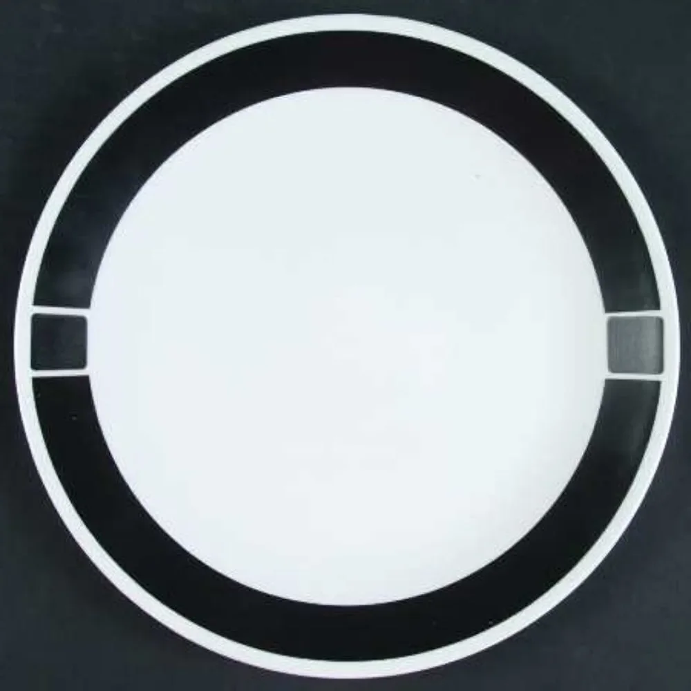 Corelle urban black 4 dinner plates , discontinued