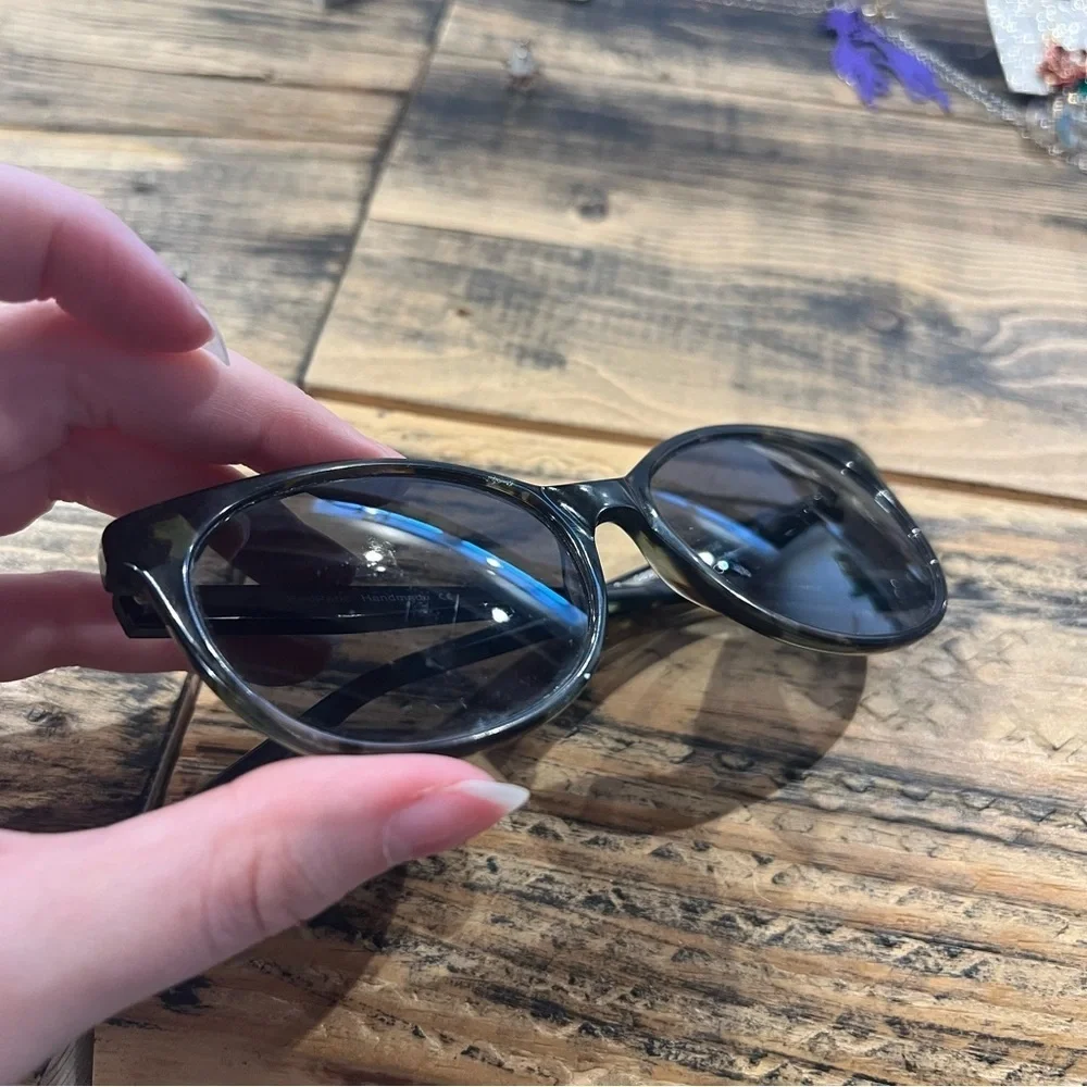 RedParis sunglasses but trendy
