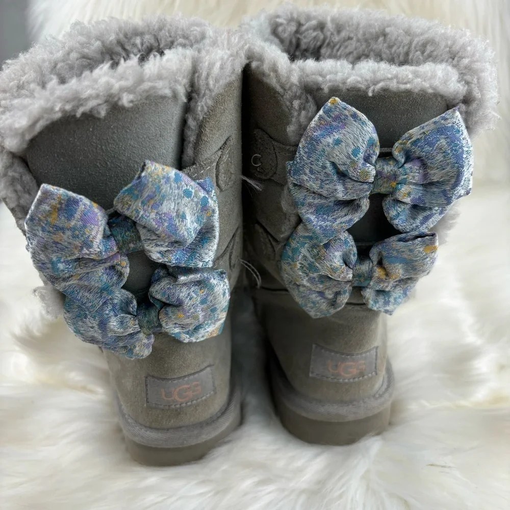 UGG BOW WINTER BOOTS SIZE 5 WOMAN