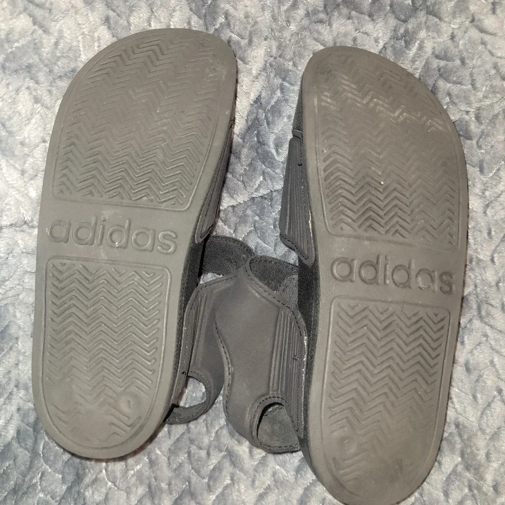 Adidas Adilette Sandals‎ Black Kids Size 1 Hook and Loop spring summer