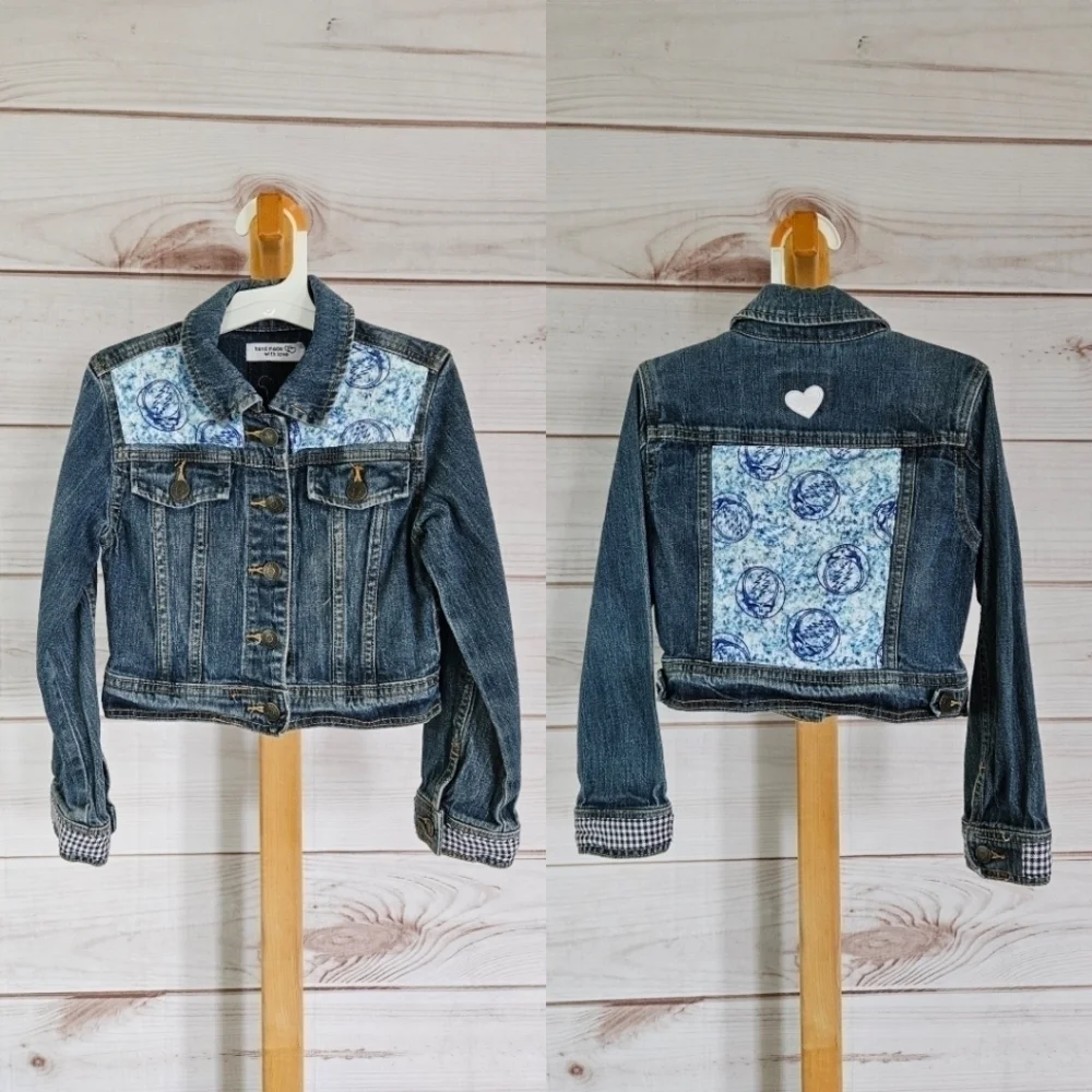 Handmade The Grateful Dead Denim Trucker Jacket in Blue and White Sz 6 NWT