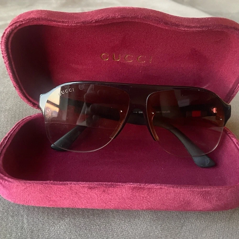 Vintage Gucci Black and Brown Gradient Sunglasses