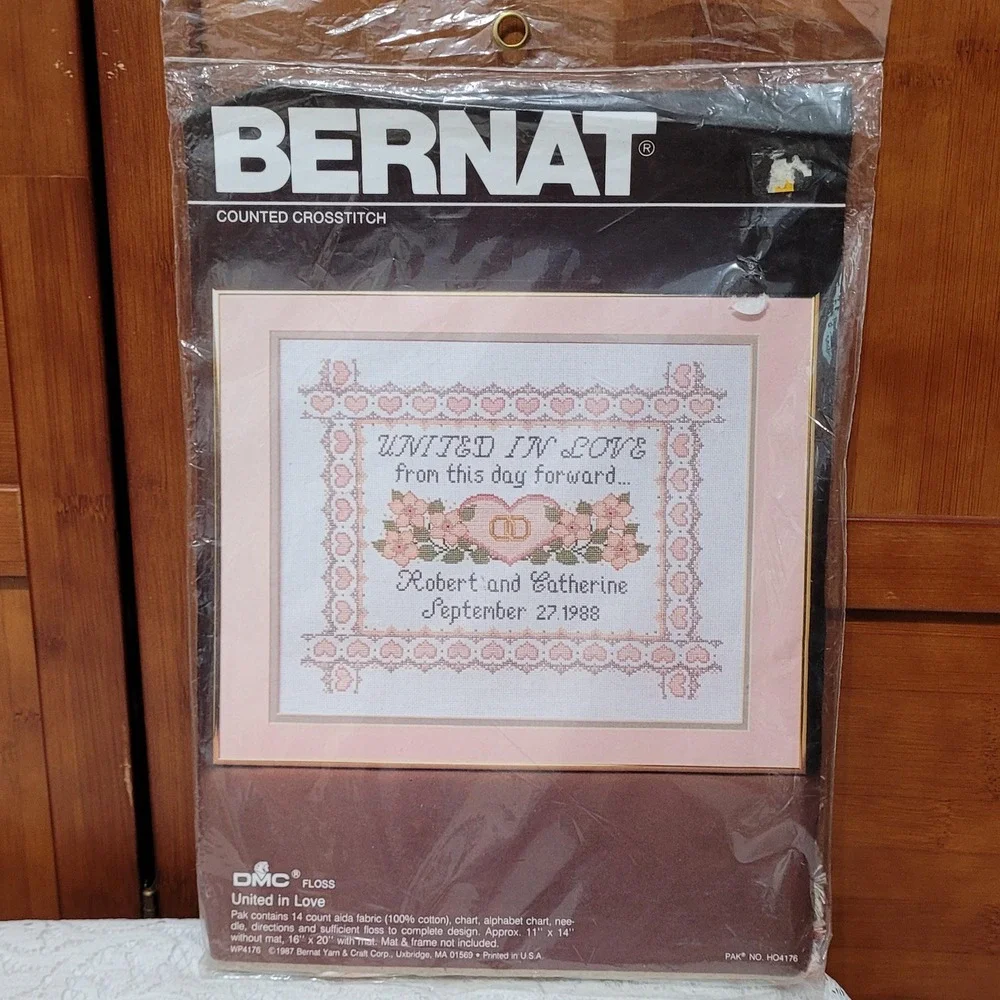 Bernat Counted‎ Cross Stitch Kit United In Love HO4176 Made in USA