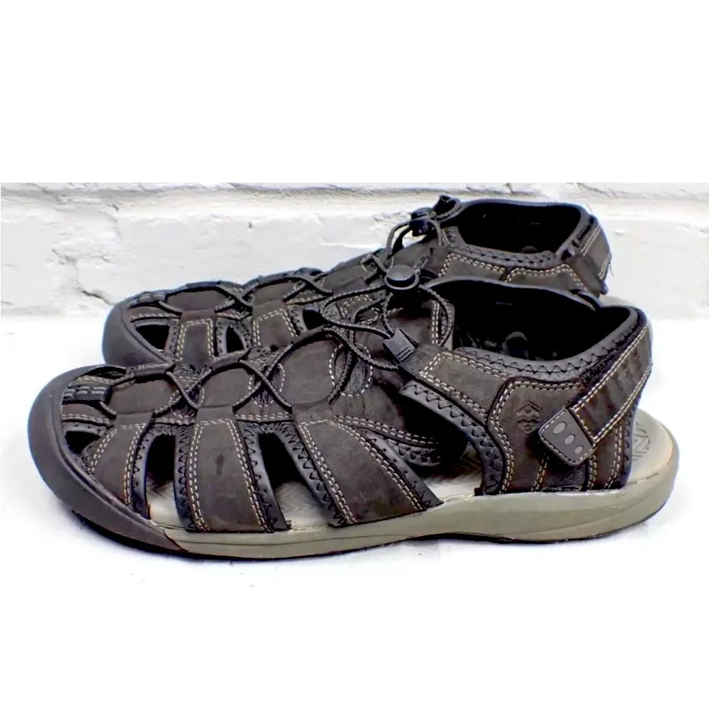 Khombu durable sandals