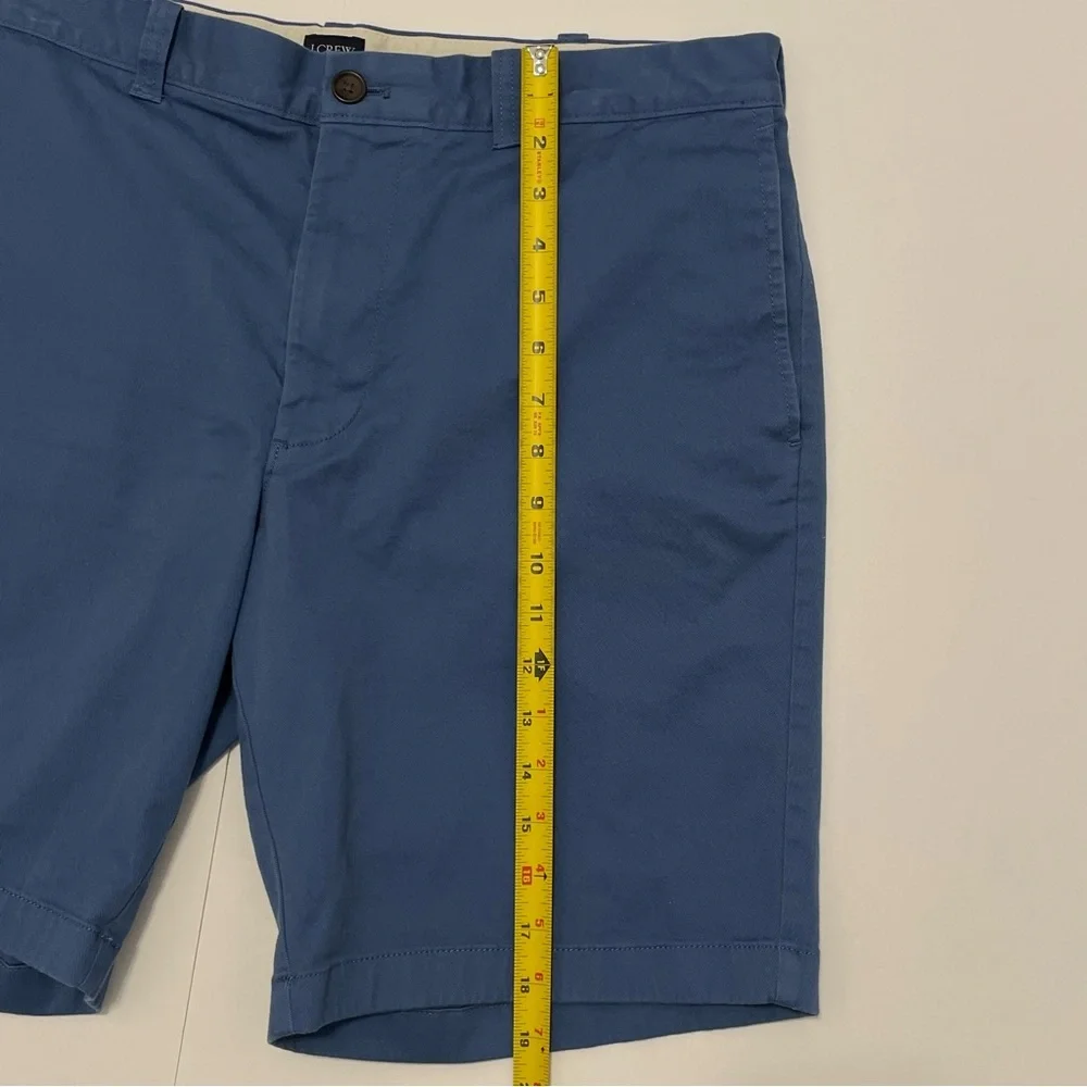 J. Crew Men's Classic Flat-Front Blue Chino Shorts Size 35
