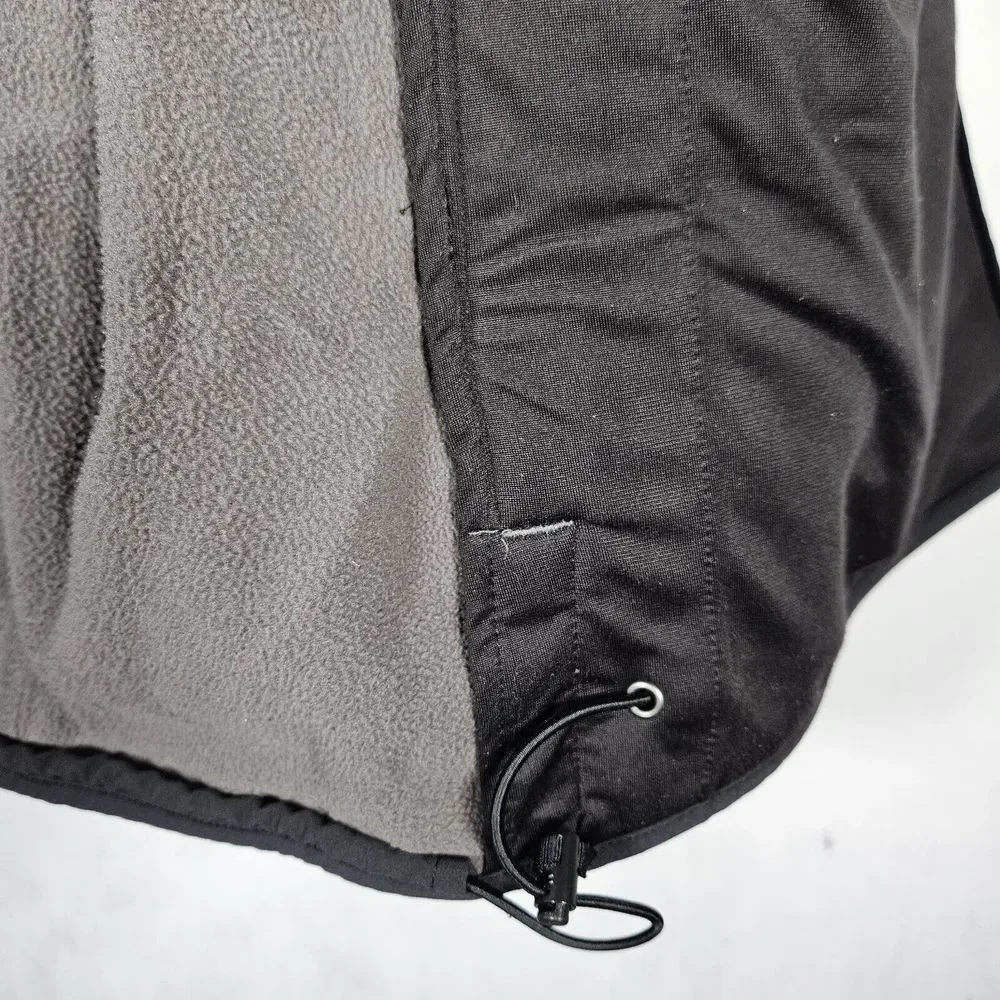 Duluth Trading Co shoulder 23
