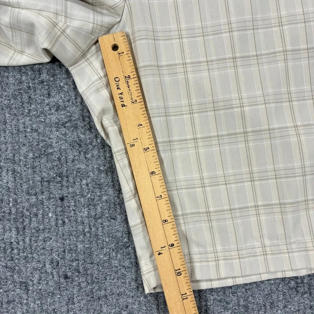 Adidas Mens Chino Shorts Size 38 Beige Plaid Flat Front High Rise Outdoor