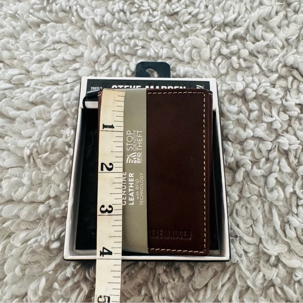 Steve Madden Genuine Leather trifold wallet - Brown. New