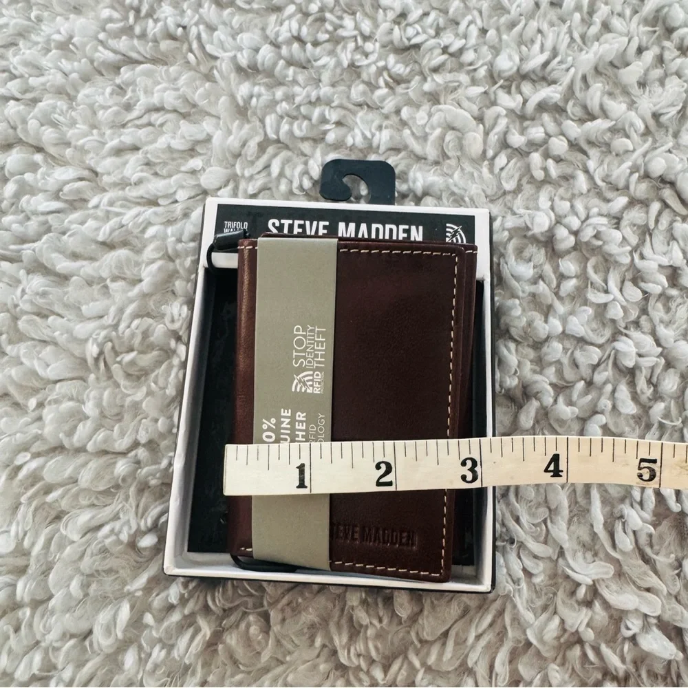 Steve Madden Genuine Leather trifold wallet - Brown. New