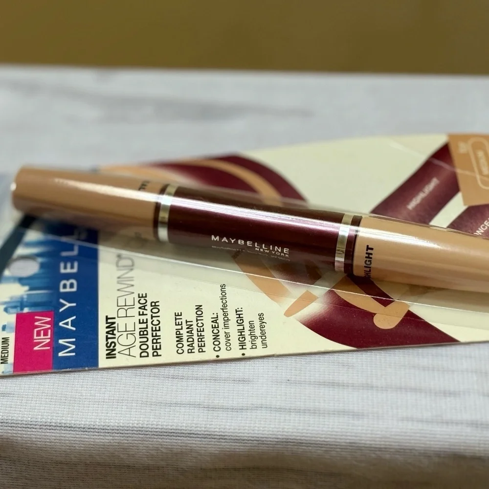 Maybelline Instant Age Rewind Double Face Perfector - Medium 730