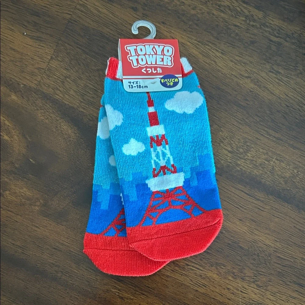 NWT Tokyo Tower Themed Socks