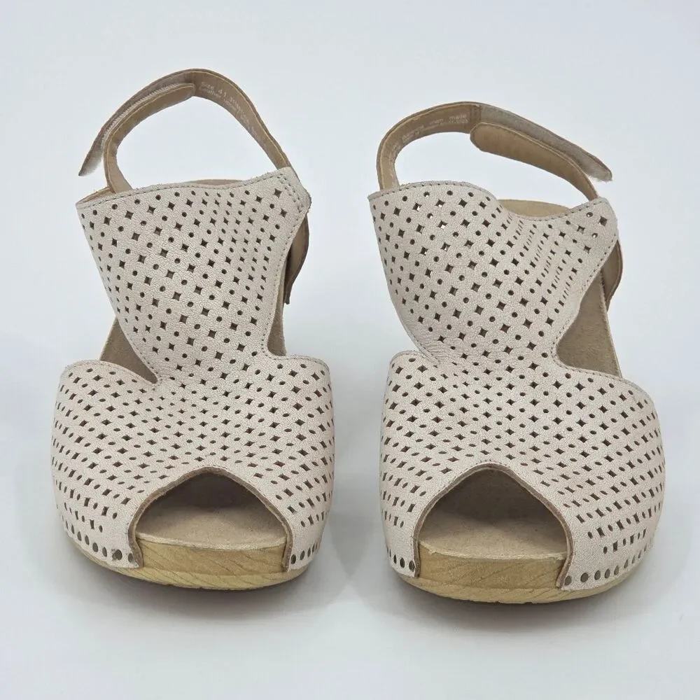 Dansko coastal hippie