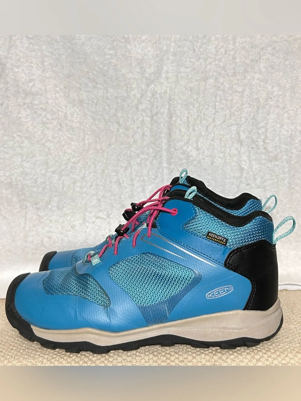 Keen youth blue