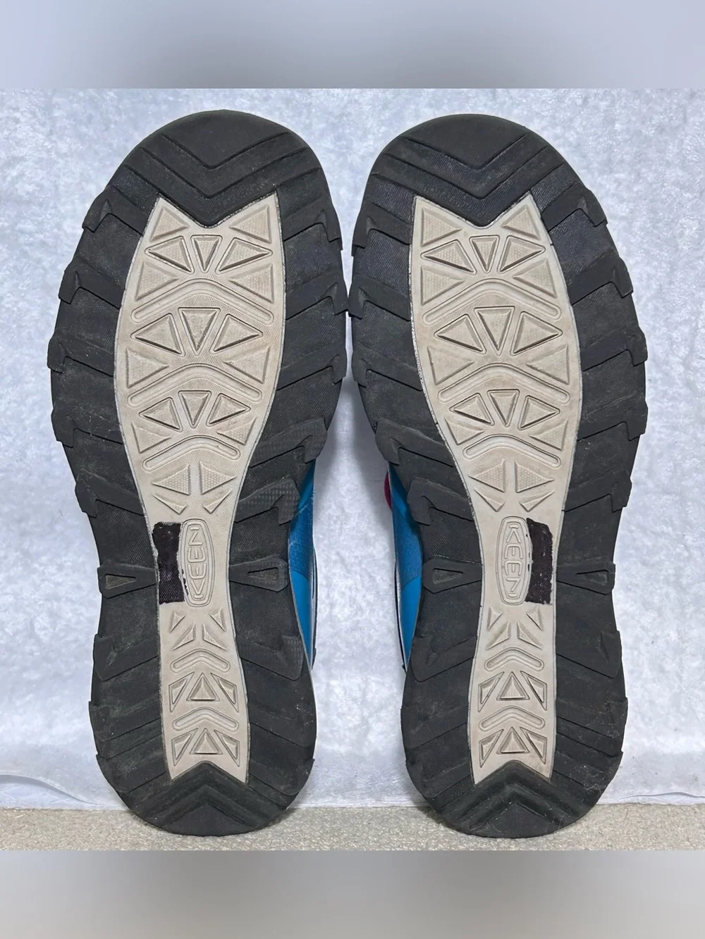 Keen youth blue