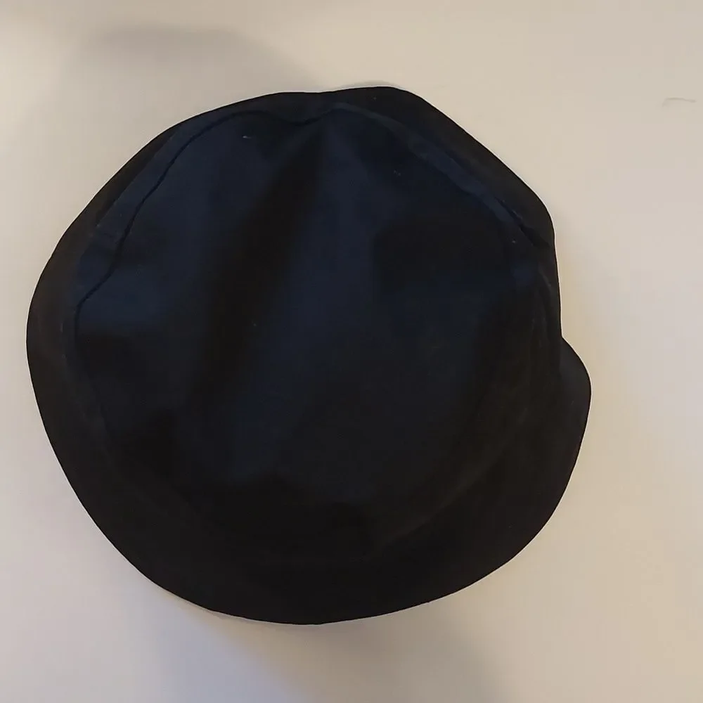 N/A black cloche