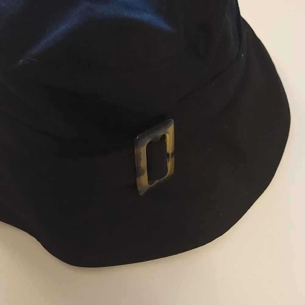N/A black cloche