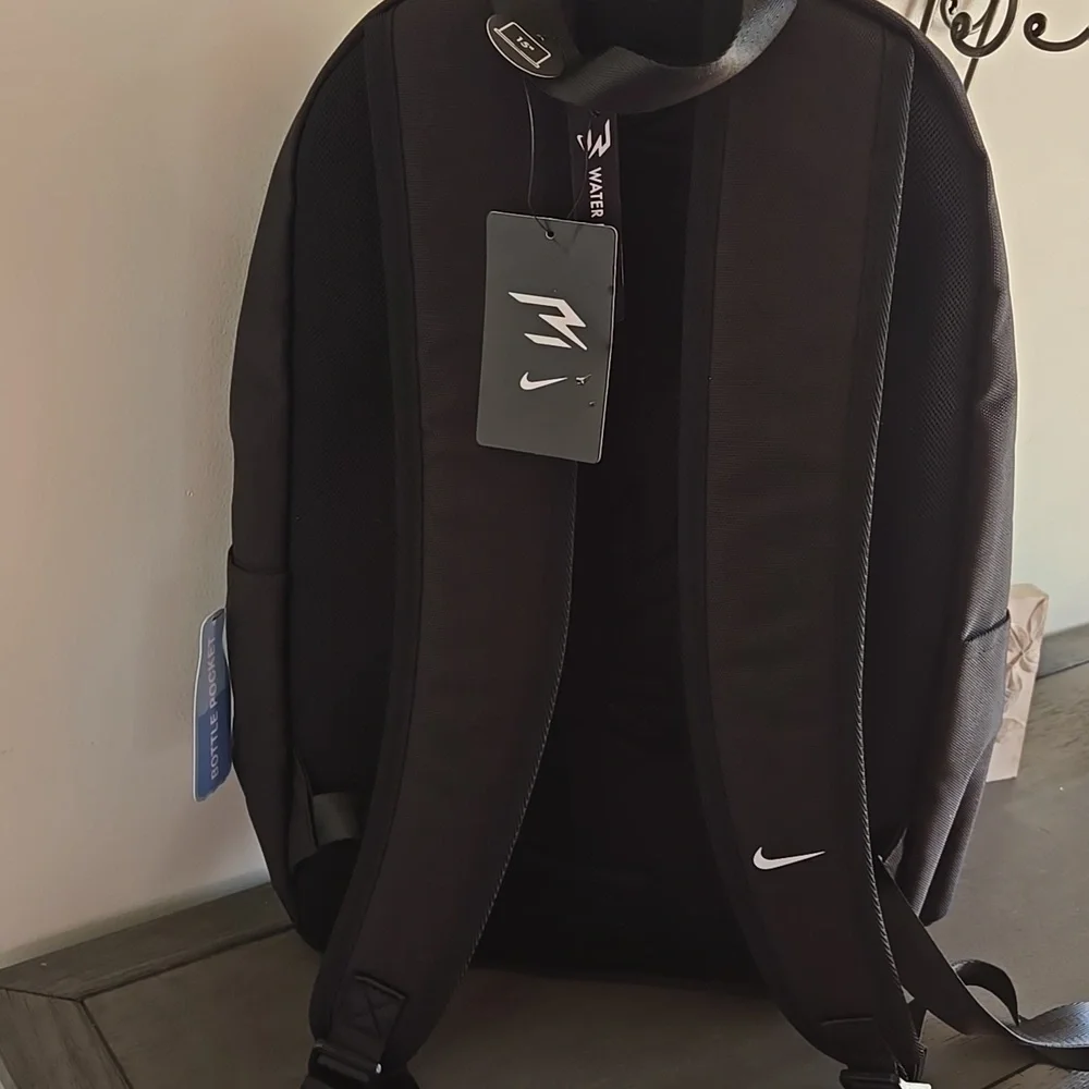 Nike sleek backpack