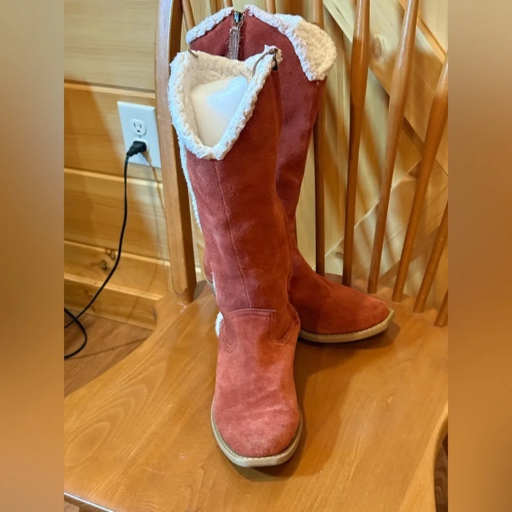 Dingo Women's size 6 Rust Western Suede Cowboy Boots with Faux Fur Trim