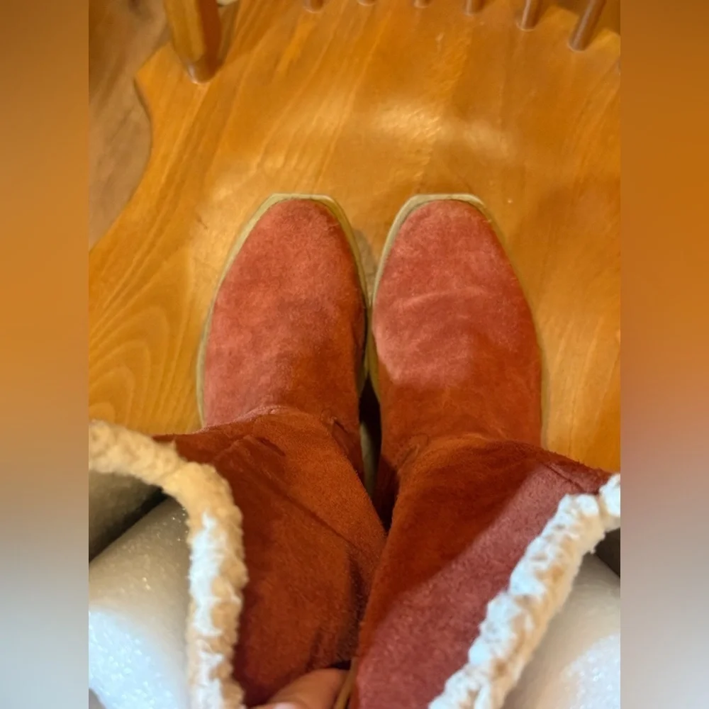 Dingo Women's size 6 Rust Western Suede Cowboy Boots with Faux Fur Trim