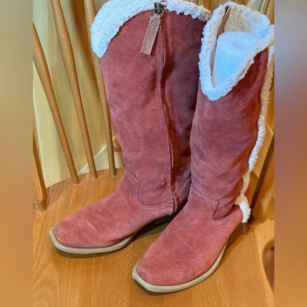 Dingo Women's size 6 Rust Western Suede Cowboy Boots with Faux Fur Trim