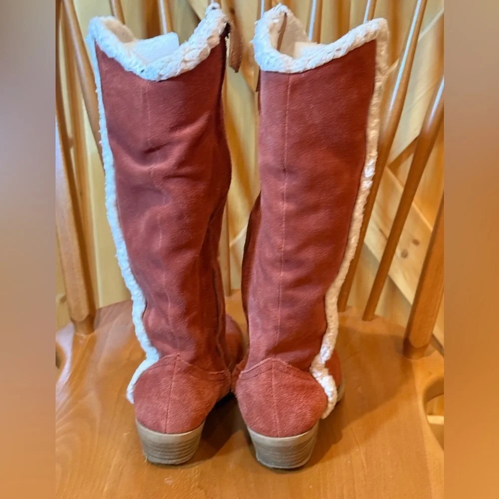 Dingo Women's size 6 Rust Western Suede Cowboy Boots with Faux Fur Trim