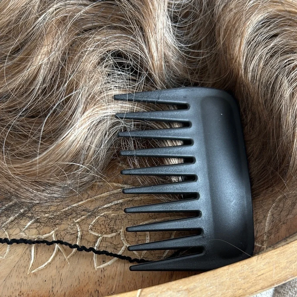 Luxurious Wavy Hair Extension invisible wire 20” long blonde w clips